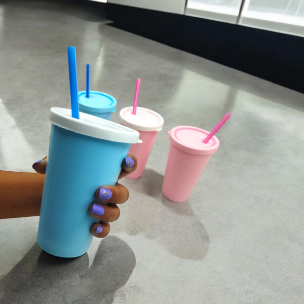 VASO CON TAPA + SORBETE
