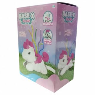 Unicornio lanza agua