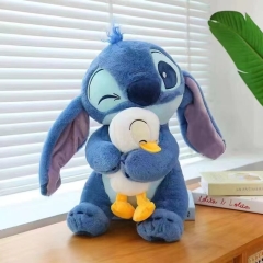 STICH CON PATO ROSA Y AZUL 22 CM